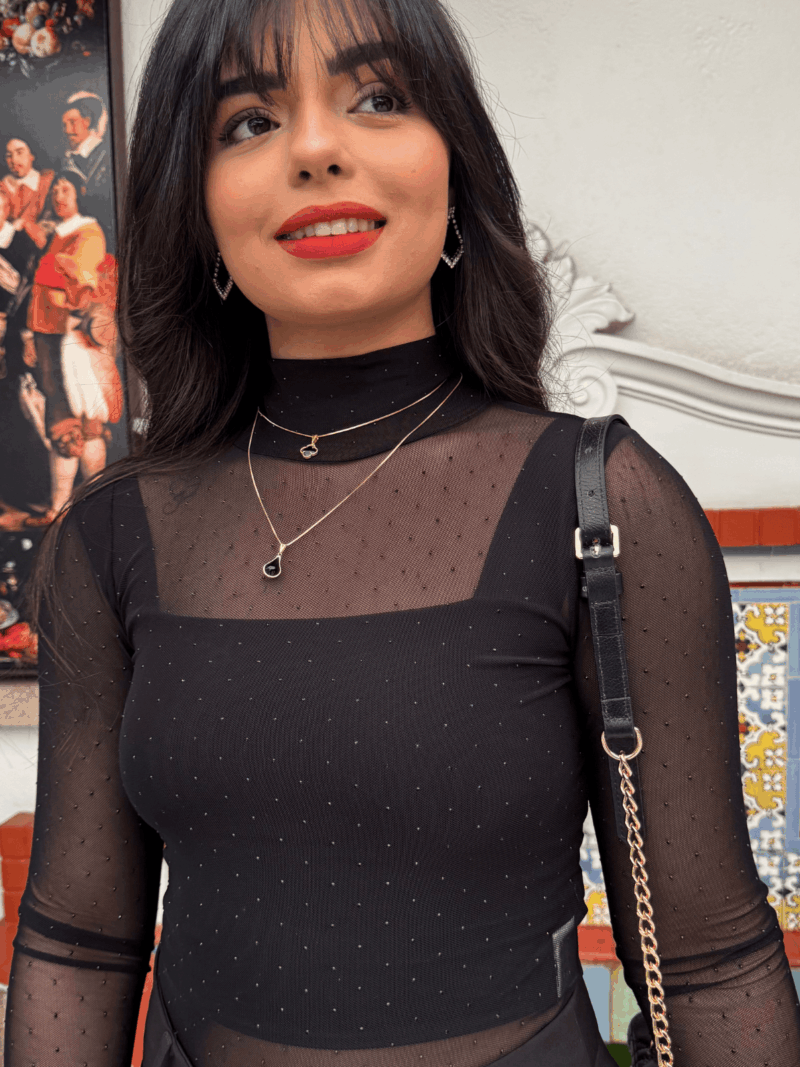 20% OFF - Blusa com Pedraria Jennifer